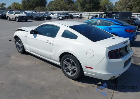 2013 Ford Mustang V6 Premium z USA, uszkodzony, nr VIN 1ZVBP8AM5D5204108